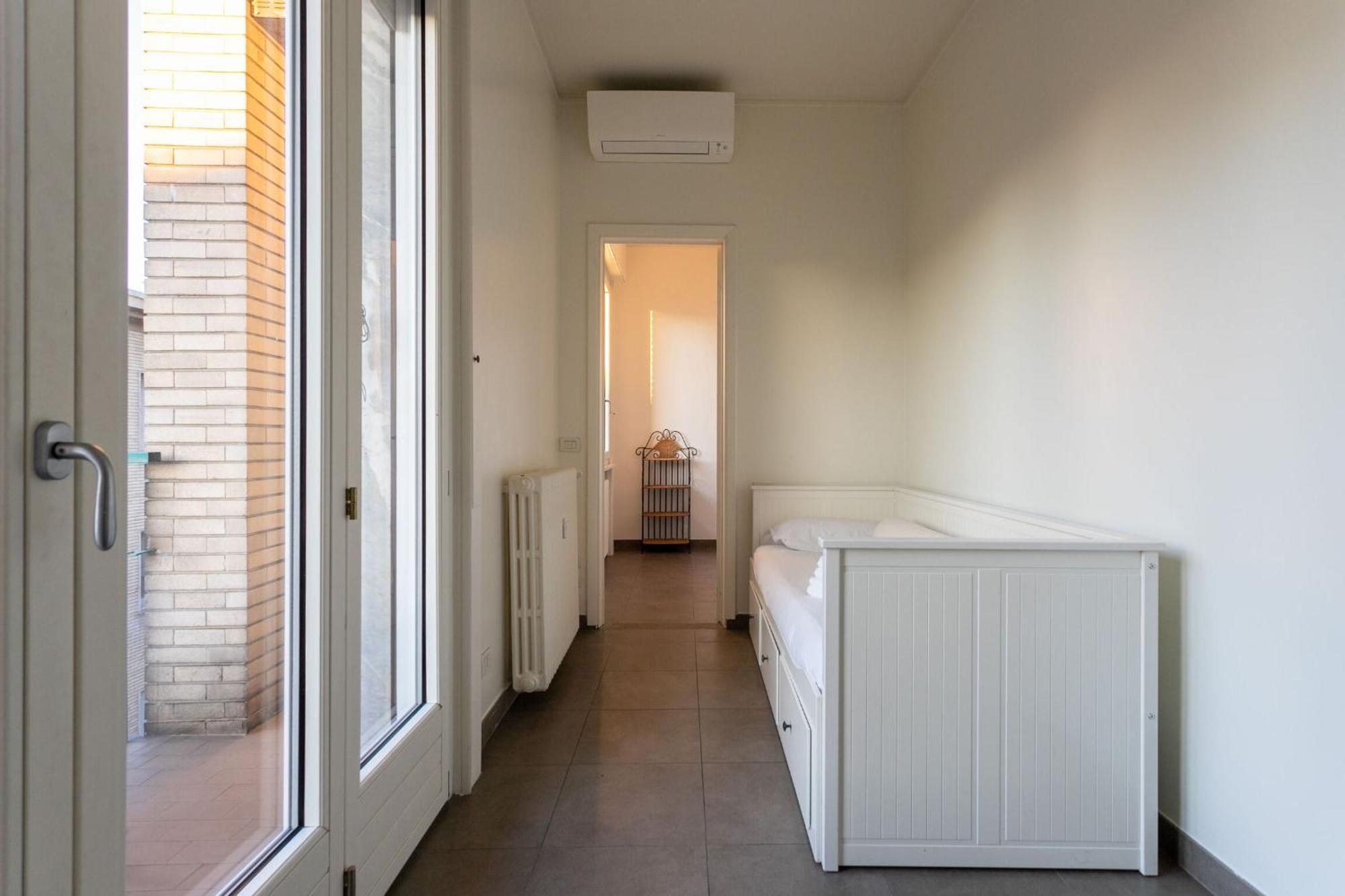 Apartment Serra 2br With Terrace By Halldis