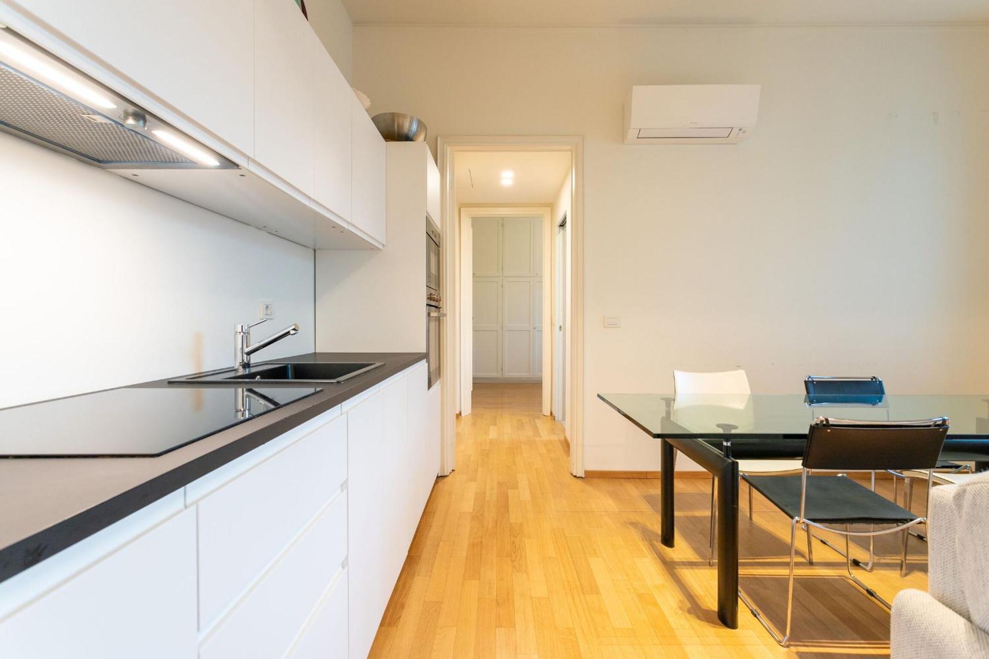 Serra 2br With Terrace By Halldis Apartment Mailand